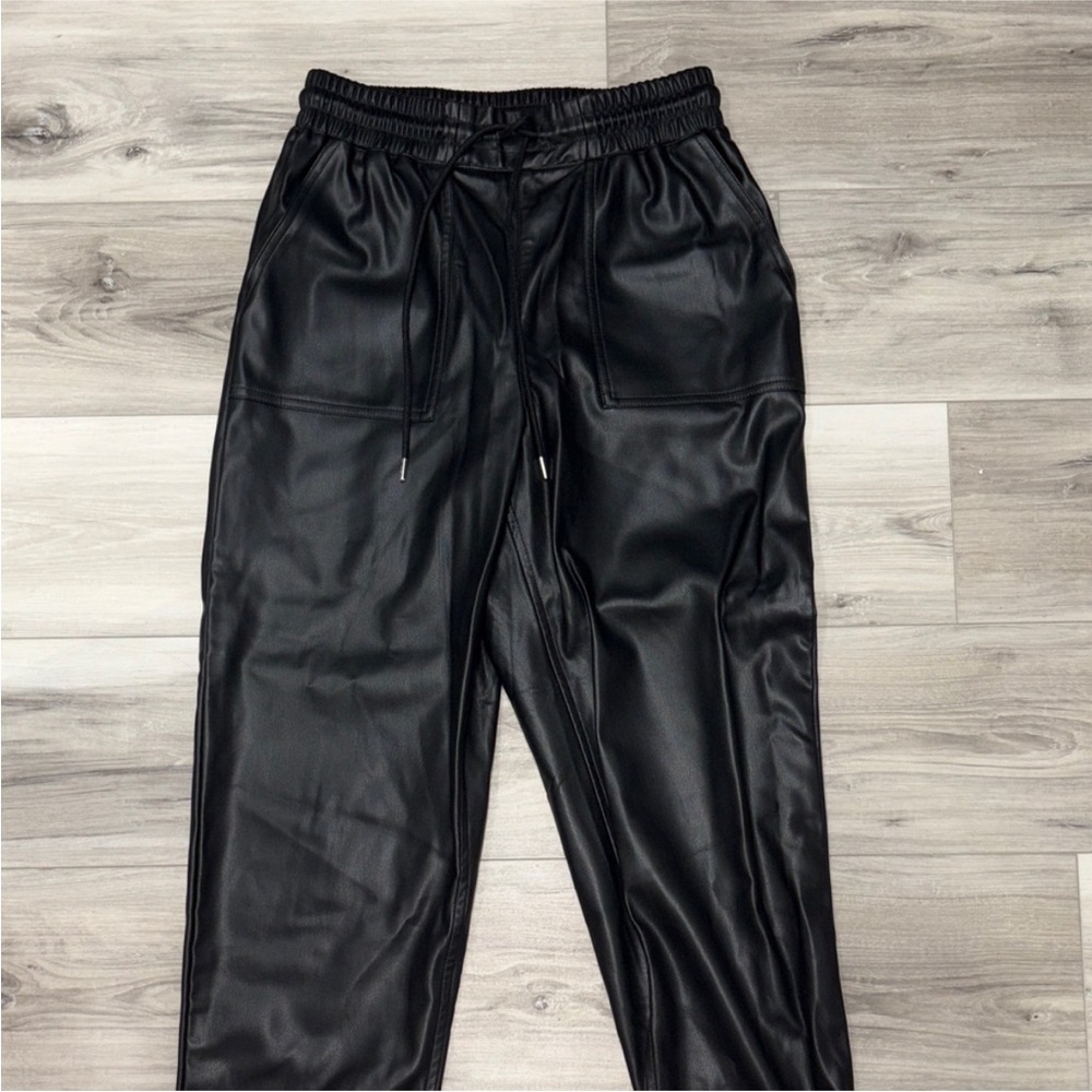 a new day Sleek Women’s Black Faux Leather Cropped Pants Size Small